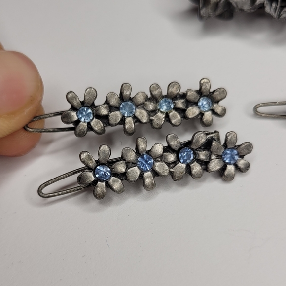 Vintage metal hair barrettes gemstones flowers and heart clasps - Picture 6 of 6